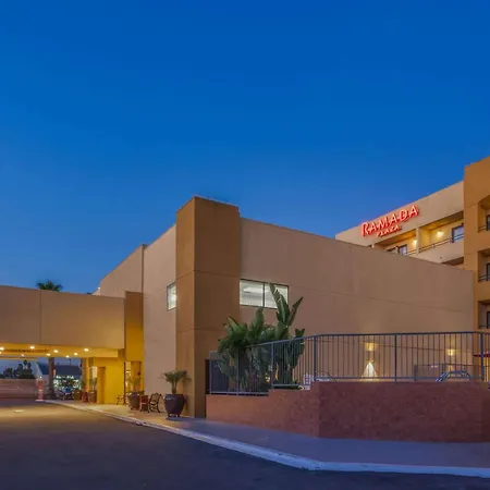 Ramada Plaza By Wyndham Garden Grove/Anaheim South Hotel